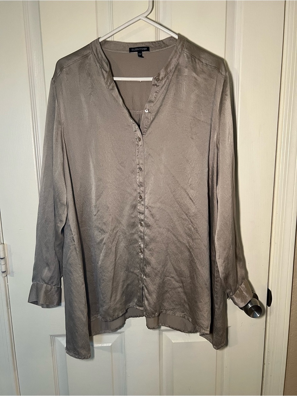 Eileen Fisher 100% Silk Taupe Button Front Blouse Top Size Large